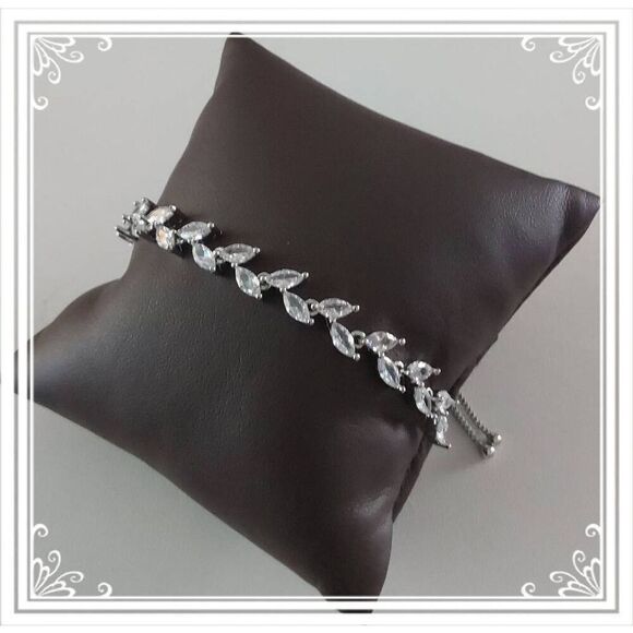 Gorgeous 7.5 Ct. Marquise Cut Sim Diamond Vine Design Bolo Bracelet~18KWGP~New - Picture 2 of 3